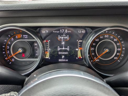 Used 2018 Jeep Wrangler Unlimited Sahara image 27