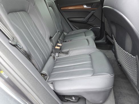 Used 2023 Audi Q5 2.0T Premium w/ Convenience Package image 22