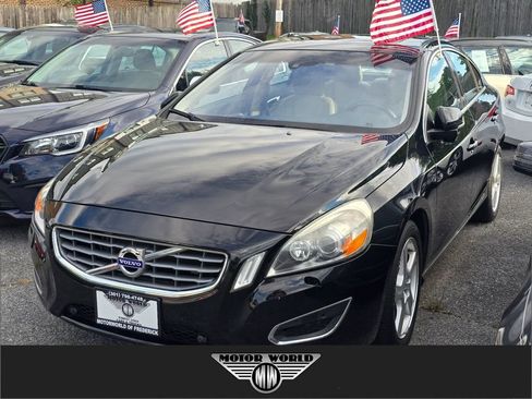 Used 2013 Volvo S60 T5 FWD image 1
