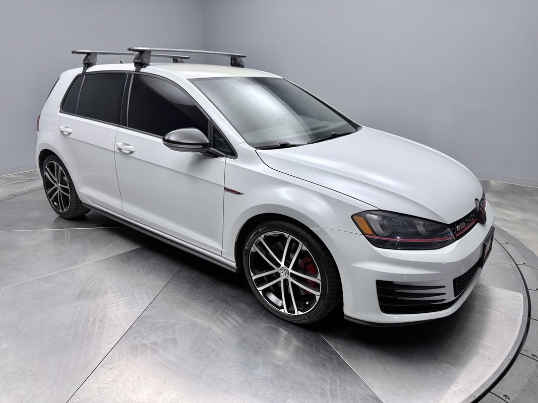 Used 2017 Volkswagen GTI SE FWD image 3