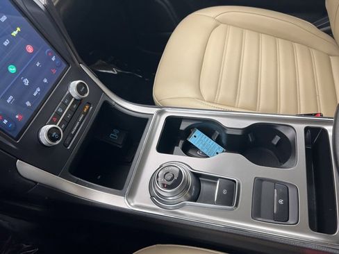 Used 2022 Ford Edge SEL w/ Convenience Package image 19