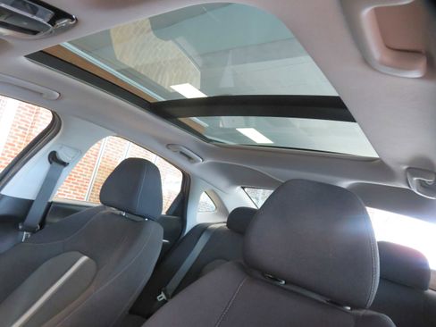 Used 2023 Hyundai Sonata SEL w/ Convenience Package FWD image 43