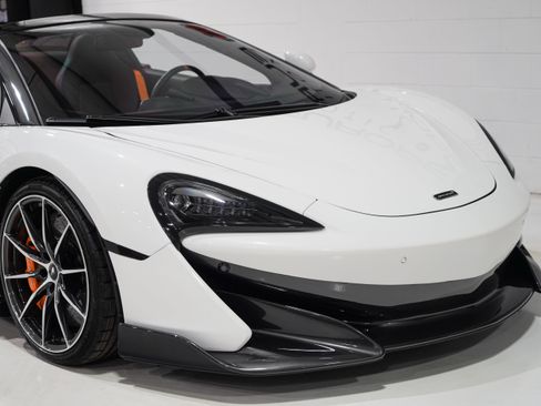 Used 2020 McLaren 600LT Spider RWD image 24