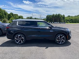 New 2025 Mitsubishi Outlander 4WD Plug-In Hybrid video 2