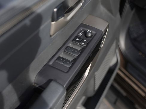 Used 2024 Toyota Tundra Limited image 26