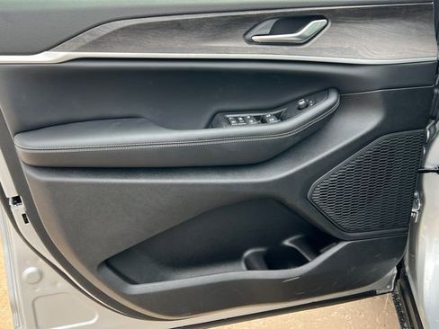 New 2026 Jeep Grand Cherokee Altitude AWD/4WD image 13
