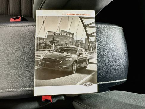 Used 2017 Ford Fusion SE FWD image 33