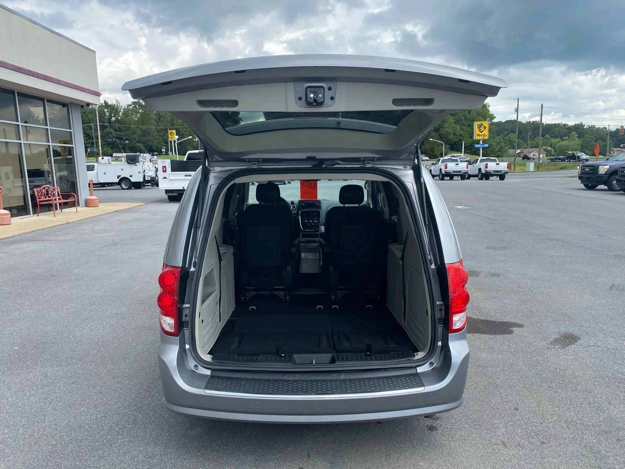 Used 2016 Dodge Grand Caravan SE w/ Quick Order Package 29E SE FWD image 27