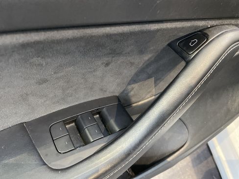 Used 2022 Tesla Model 3 Standard Range RWD image 16