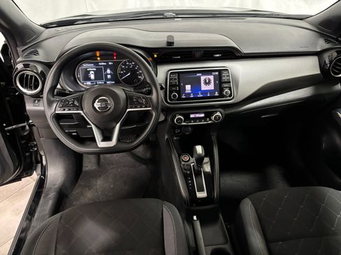 Used 2019 Nissan Kicks SV image 19