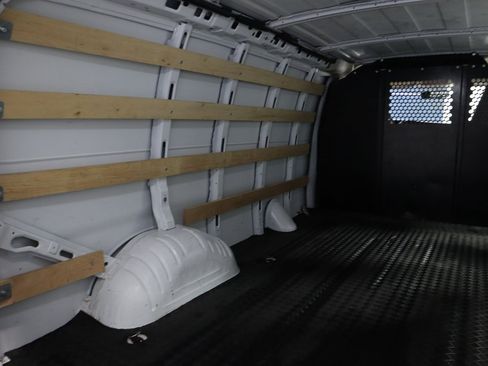 Used 2024 Chevrolet Express 2500 w/ Driver Convenience Package image 15