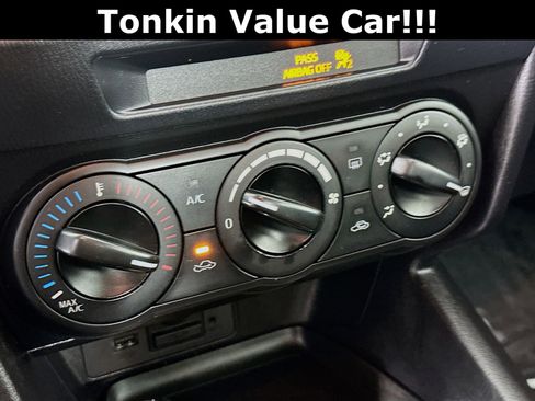 Used 2016 MAZDA MAZDA3 i Sport image 16