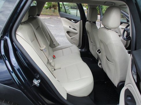 Used 2019 Buick Regal Essence w/ Driver Confidence Package I image 25