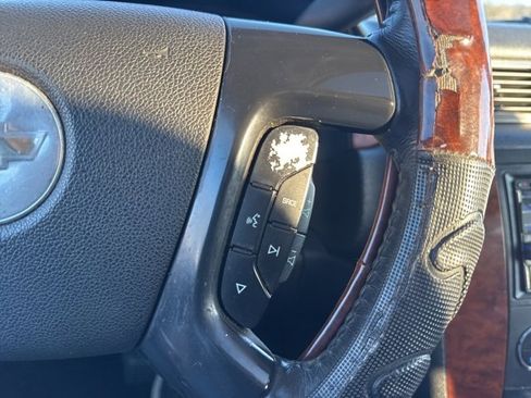 Used 2007 Chevrolet Suburban LTZ w/ LTZ Preferred Equipment Group image 25