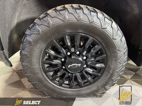 Used 2024 Chevrolet Silverado 2500 LTZ w/ LTZ Plus Package image 12