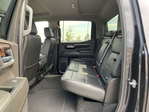 Used 2025 GMC Sierra 1500 SLT AWD/4WD image 27
