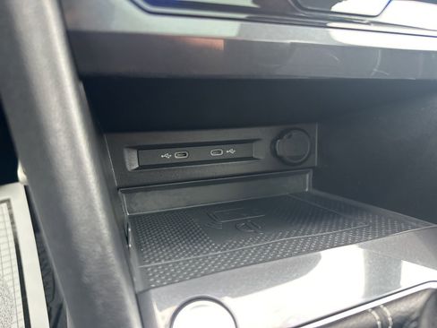 Certified 2022 Volkswagen Tiguan SEL R-Line image 28