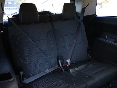 Used 2021 GMC Acadia SLE image 22