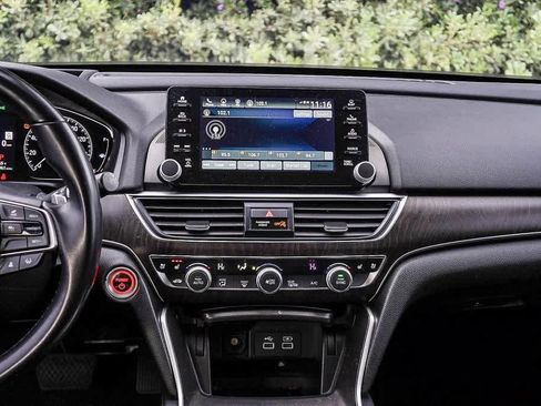 Used 2021 Honda Accord Touring image 13