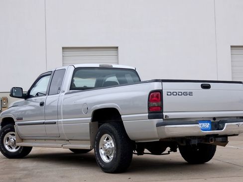 Used 2002 Dodge Ram 2500 Truck SLT image 4