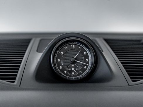 Certified 2025 Porsche Macan image 26