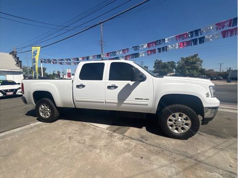 Used 2012 GMC Sierra 2500 SLE w/ SLE Preferred Package AWD/4WD image 5