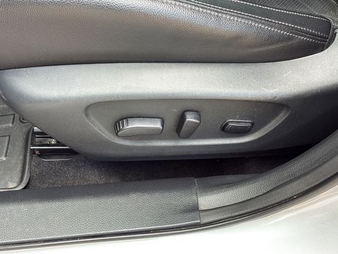 Used 2020 Nissan Rogue SL AWD/4WD image 13