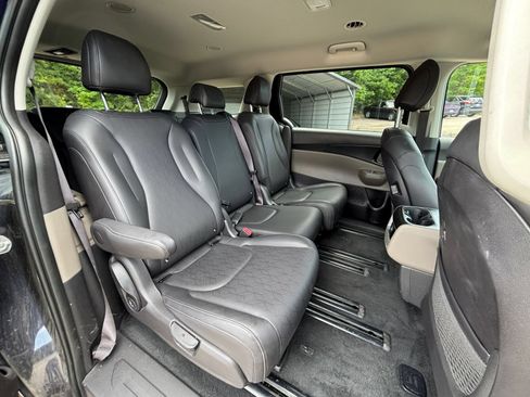 Used 2026 Kia Carnival FWD image 34
