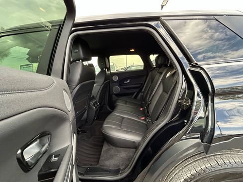 Used 2018 Land Rover Range Rover Evoque SE image 11