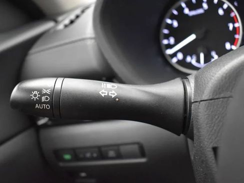 Used 2025 Nissan Sentra SV image 25