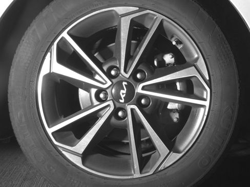 Used 2024 Kia Forte LXS FWD image 22