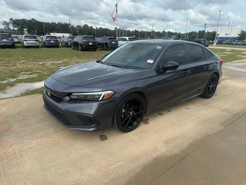 Used 2022 Honda Civic Sport image 4