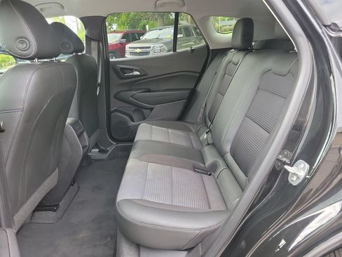 Used 2025 Chevrolet Trax LT FWD image 15