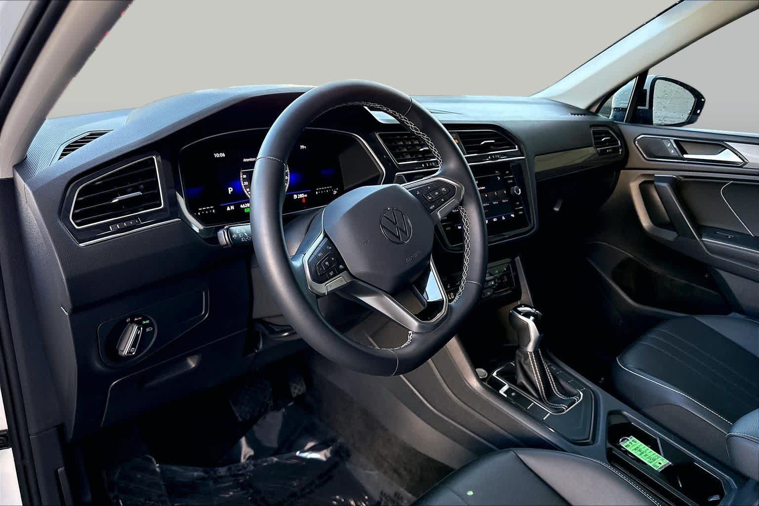 Used 2023 Volkswagen Tiguan SE FWD image 18