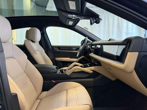 New 2026 Porsche Cayenne E-Hybrid image 16