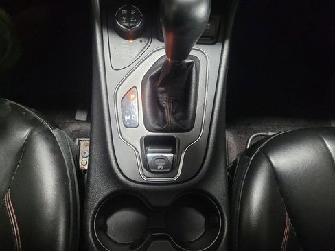 Used 2019 Jeep Cherokee Trailhawk image 26