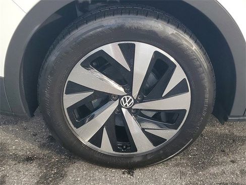 Certified 2024 Volkswagen ID.4 2WD image 5