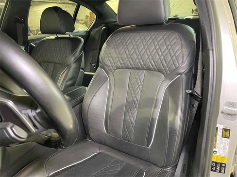 Used 2018 BMW 530i xDrive image 5