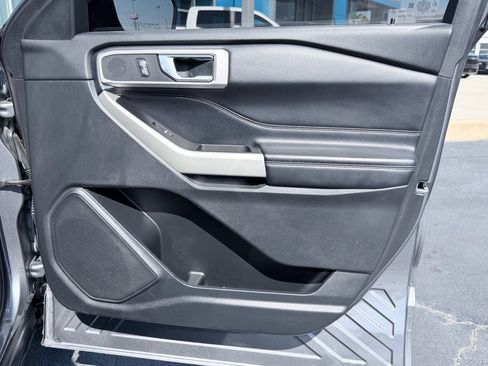 Used 2021 Ford Explorer XLT w/ Equipment Group 202A image 32