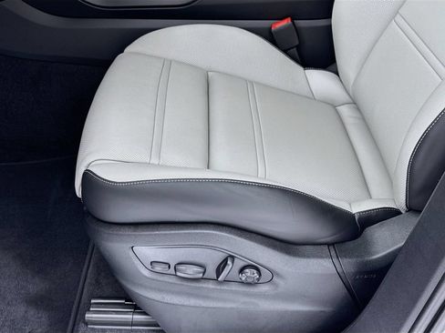 New 2026 Porsche Cayenne AWD/4WD image 13