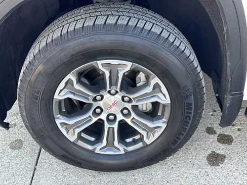 Used 2020 GMC Sierra 1500 SLE w/ SLE Value Package image 23