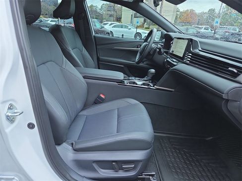 Used 2025 Toyota Camry XSE image 15