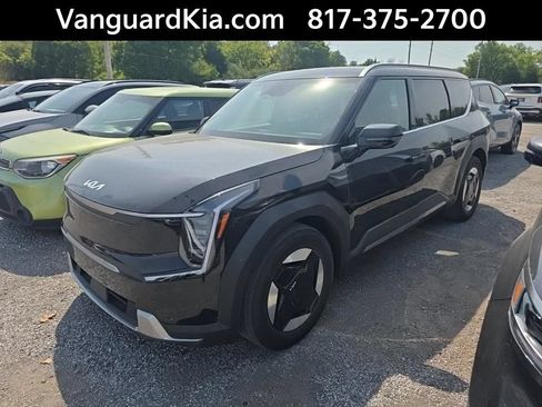 Certified 2024 Kia EV9 Wind AWD/4WD image 1