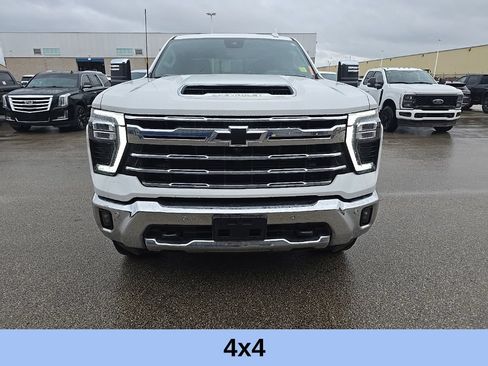 Used 2025 Chevrolet Silverado 2500 LTZ w/ LTZ Premium Package AWD/4WD image 2