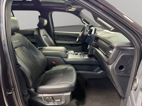 Used 2023 Ford Expedition Platinum AWD/4WD image 21