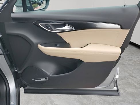 Used 2025 Buick Envision Preferred image 13