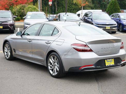 Used 2022 Genesis G70 2.0T image 7