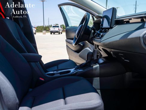 Used 2025 Toyota Corolla LE FWD image 10