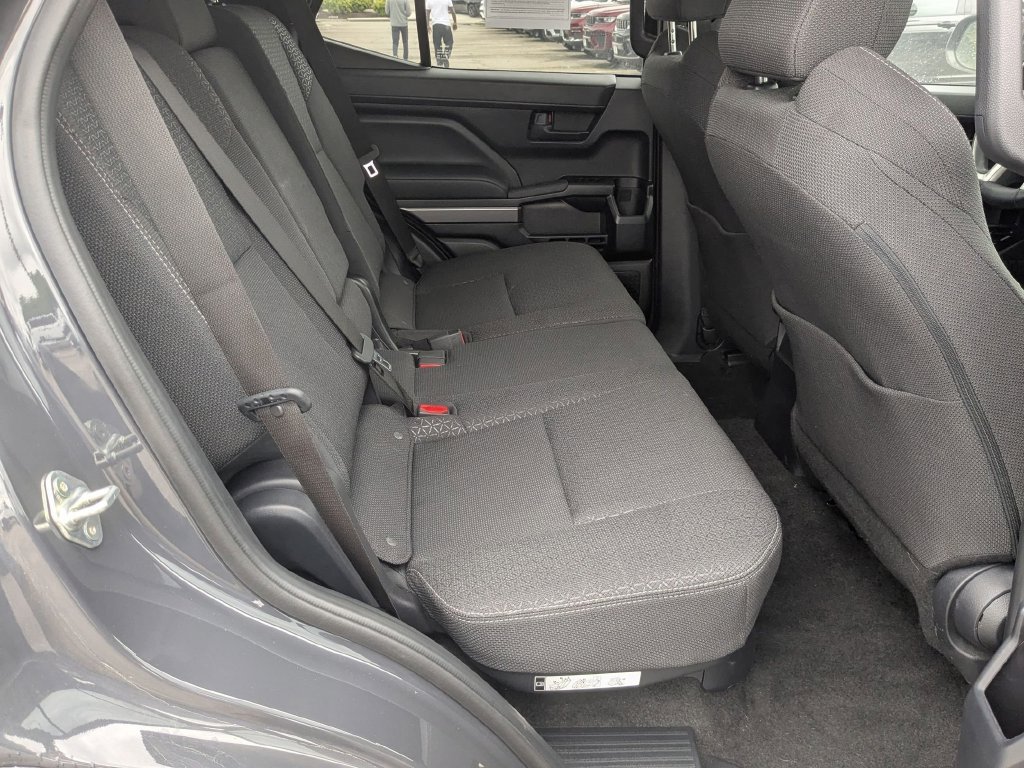 Used 2025 Toyota 4Runner SR5 AWD/4WD image 26