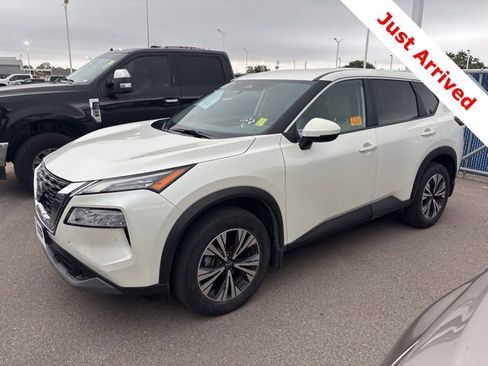 Used 2023 Nissan Rogue SV FWD image 3